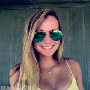 Meet your Posher, Lanie